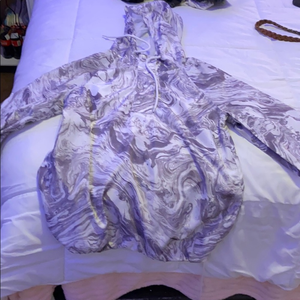 marbled windbreaker with cinch at bottom